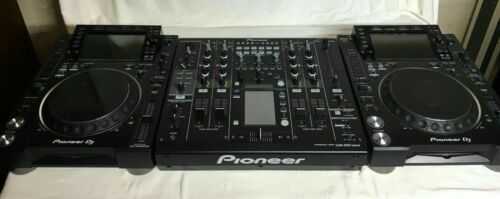 2x 2000s CDJ Nexus 2, 1x DJM Nexus Mixer