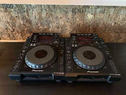 Pioneer CDJ 900 multiplayer decks X2 - Mint Condition unboxed