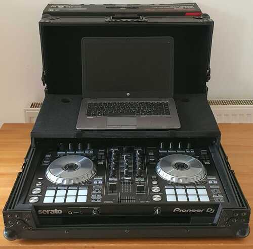 **NOW 925* Or sold separately! Pioneer DDJ-SR2, Cover,headphones and Flight Case