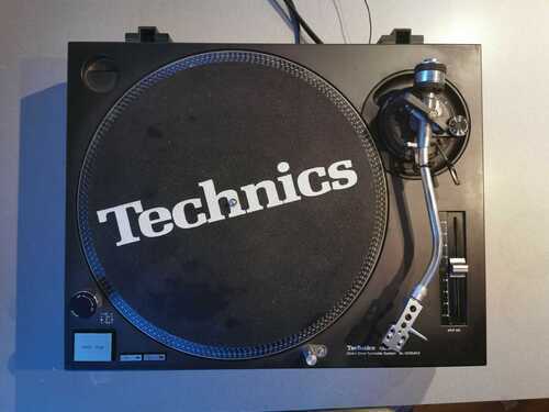 Technics SL1200 Mk2 Turntable  Black  Perfect Working Order