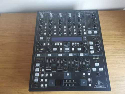 Behringer DDM4000 Professional Digital DJ Mixer 4 channels Dual FX,