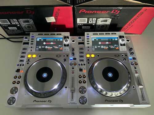 Pioneer 2 x CDJ-2000 NXS2 white limited edition