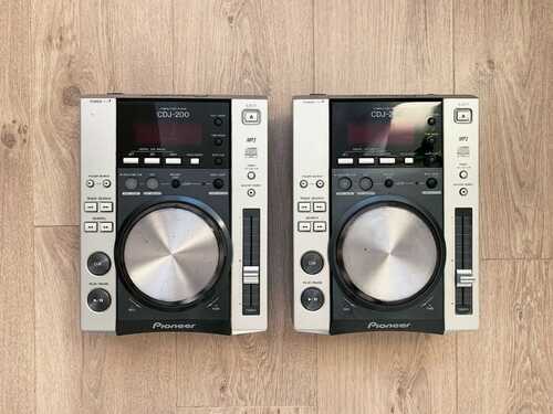 Pioneer CDJ 200's and Behringer DJX 200 mixer