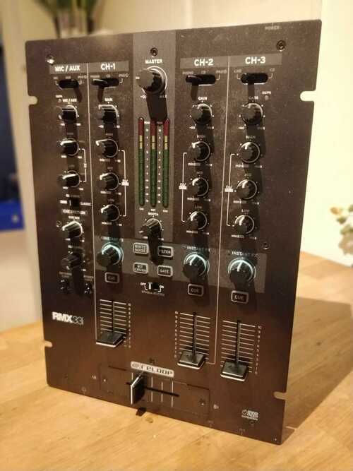 Reloop RMX-33i 3+1 Channel DJ Mixer [barely used!]