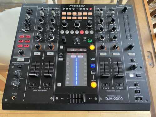 Pioneer DJM2000 dj mixer mixing desk deejay