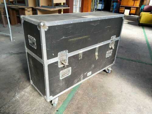 FLIGHT CASE ON WHEELS