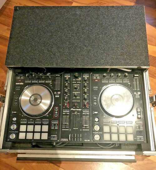 Pioneer DDJ-SR Digital DJ Controller for Serato Pro DJ - IN FLIGHT CASE