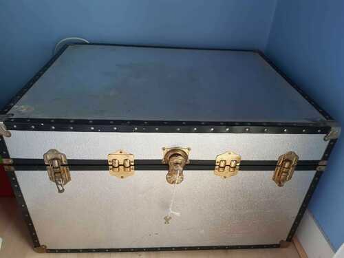 Large  aluminium flight case - Great Condition