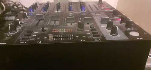 Behringer Djx750 Mixer 5 Channels with Digital Effects and Bpm Counter