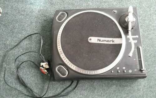 NUMARK TT1625 TURNTABLE - SPARES OR REPAIR