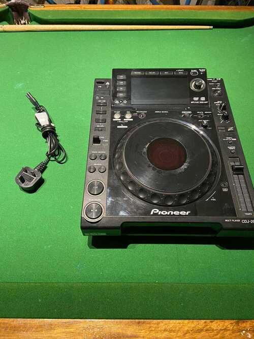 Pioneer CDJ 2000 - Newly refurbished and repaired