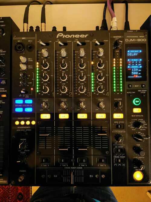 Pioneer DJM-800 4-channel mixer - one careful owner