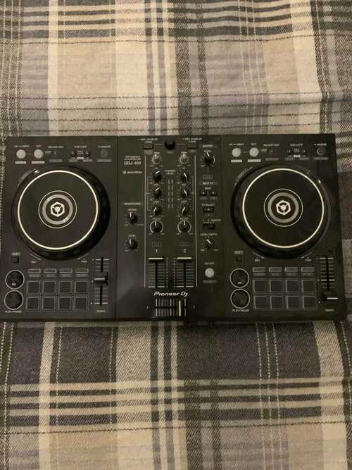 Pioneer DDJ-400 2-Channel DJ Controller - Black and DM-40 Speakers