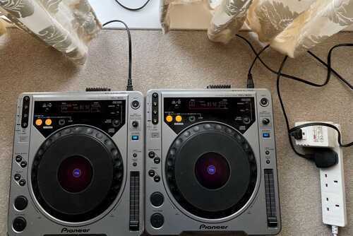 Two Pioneer CDJ-800 Turntables in Good Condition