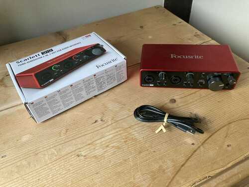 Focusrite Scarlett 2i2 Compact USB Audio and Recording Interface - 3rd Gen