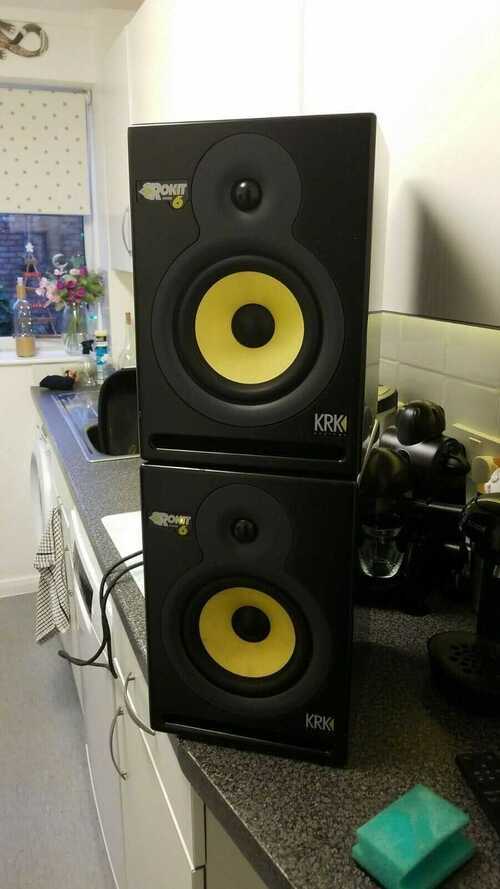 KRK Rokit 6 Studio Monitor - Black.
