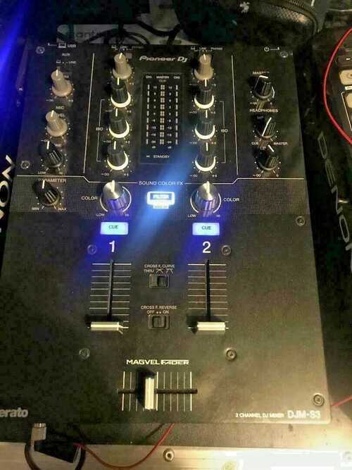 Serato Enable DJ Mixer  Pioneer DJM-s3