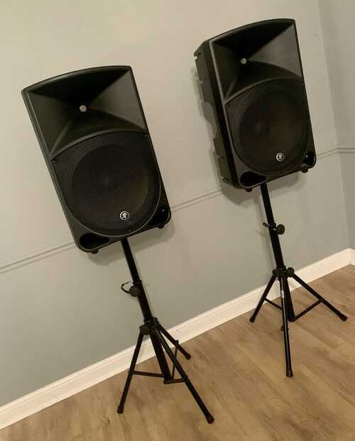 Mackie Thump 15 Active PA Active Speakers Pair 1000W + Stands