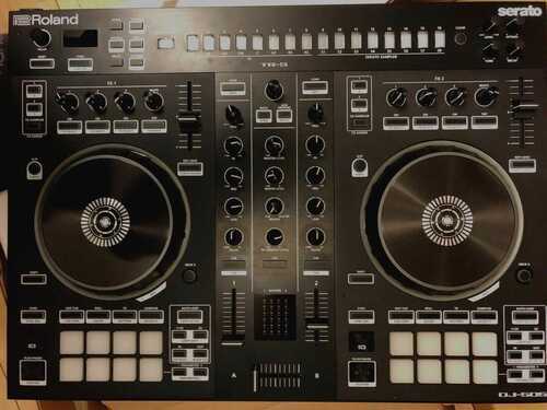 Roland DJ 505 The item was never used. Open box with all accessories complete.