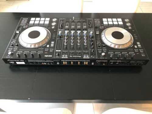 Pioneer DDJ-SZ2 Serato 4 channel controller