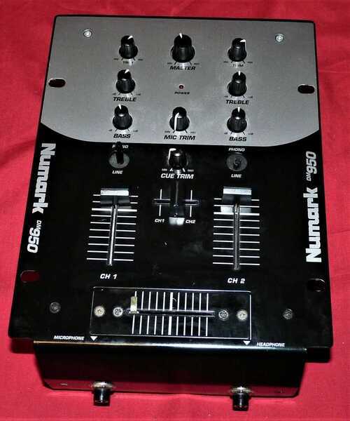 Numark DM950 Mixer