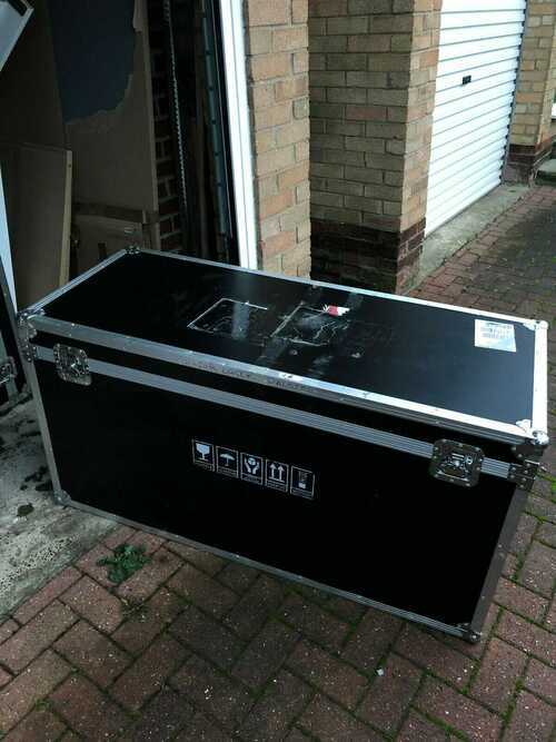 Used Large Wooden Flight Case/Equipment Box. 132x55x67.5cm. Padded. Stackable