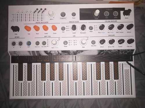 Arturia MicroFreak Vocoder Edition (White)