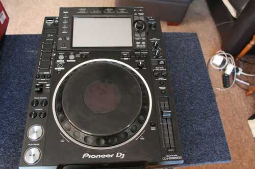 Pioneer DJ CDJ-2000NXS2 Pro DJ Multi Player - Black