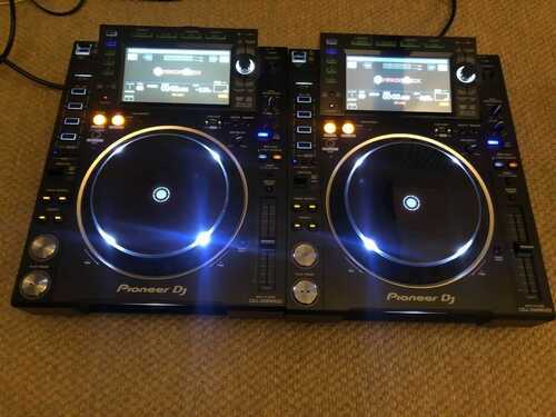 2x Pioneer CDJ-2000NXS2 Perfect Condition