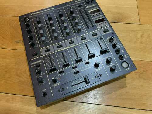 Pioneer DJM600 4 Channel Professional DJ Mixer, MINT CONDITION