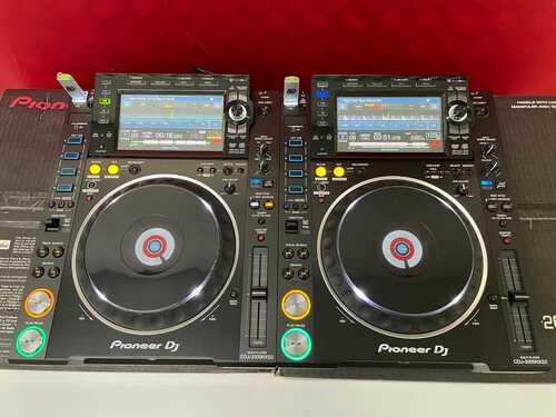 2x Pioneer CDJ 2000 NXS2 DJ USB Decks - Boxed + Deck Savers + Warranty