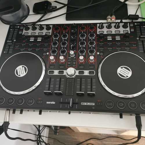 Reloop Terminal Mix 4 Serato DJ Controller and decksaver great condition