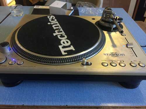 Stanton STR8-100 DJ Turntable