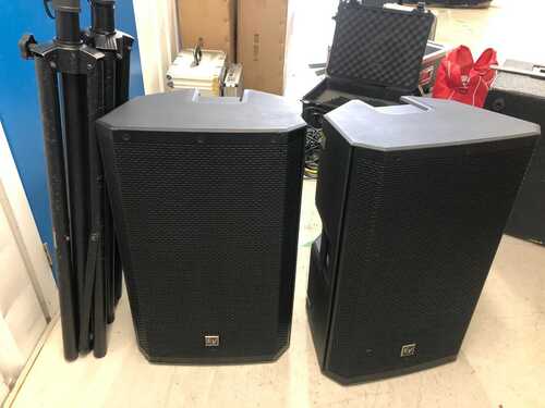 2x Electrovoice ZLX 15p Speakers with soft cases and stands