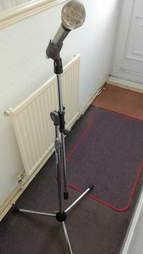 Professional Musician's Sound LAB Full Telescopic Microphone Stand Excellent