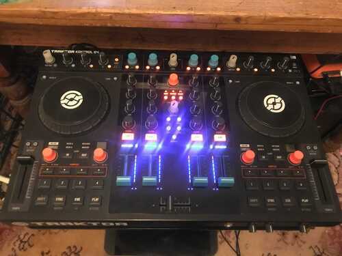 NATIVE INSTRUMENTS TRAKTOR KONTROL S4 MK1 (Custom Faders+Pots)