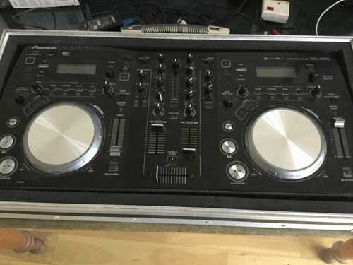 pioneer xdj aero with travel case wireless with record box app