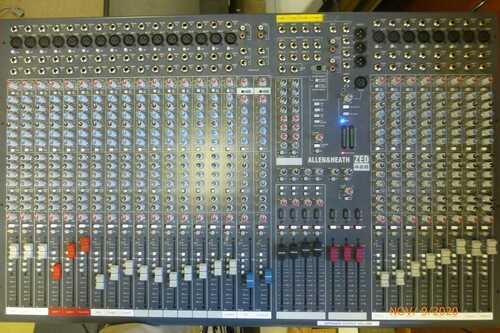 Allen and Heath ZED-428 Mixer, little used, in good condition