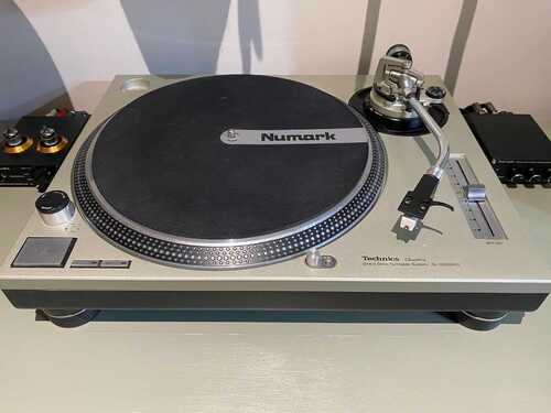 Technics SL-1200 MK2 with flight case