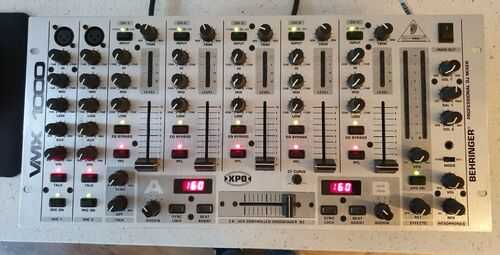 Behringer pro mixer vmx1000.