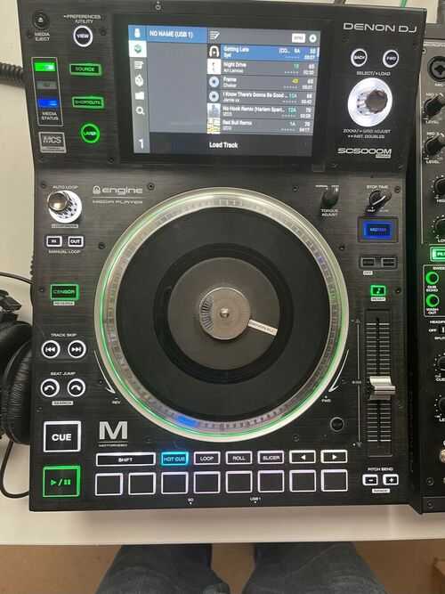 Denon sc5000M x 2 with original box, cables and 2 x deck protectors (not mixer)