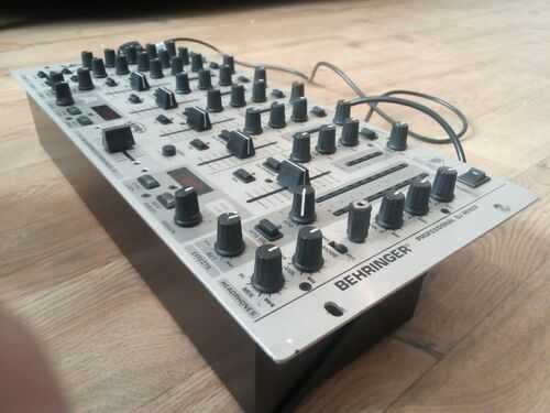 DJ MIXER BEHRINGER VMX1000