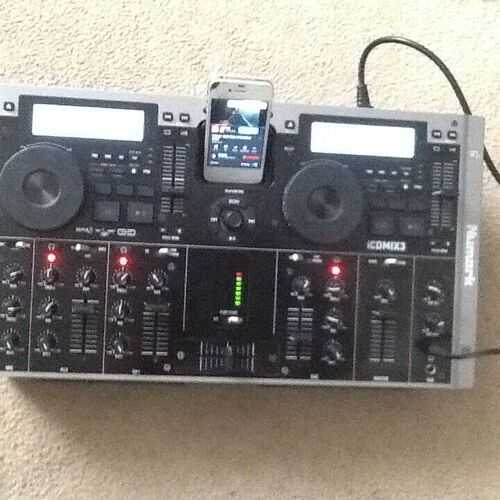 Numark icd mix 3 Dj decks with docking station