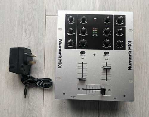 Numark M101 Silver DJ Mixer