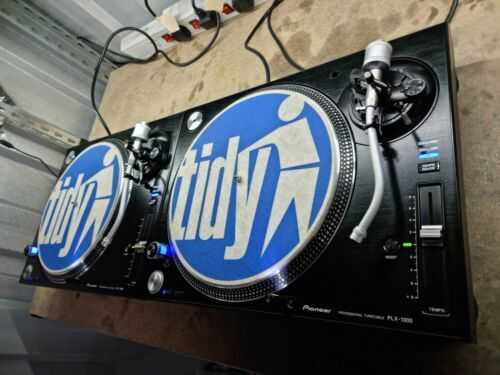 Pioneer PLX1000 DJ Turntables + flight cases