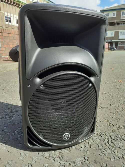 2x MACKIE SRM450 V2 ACTIVE SPEAKERS WITH COVERS