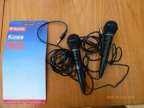 2 Ross RE-333 Wired Microphones Dynamic 3m Lead