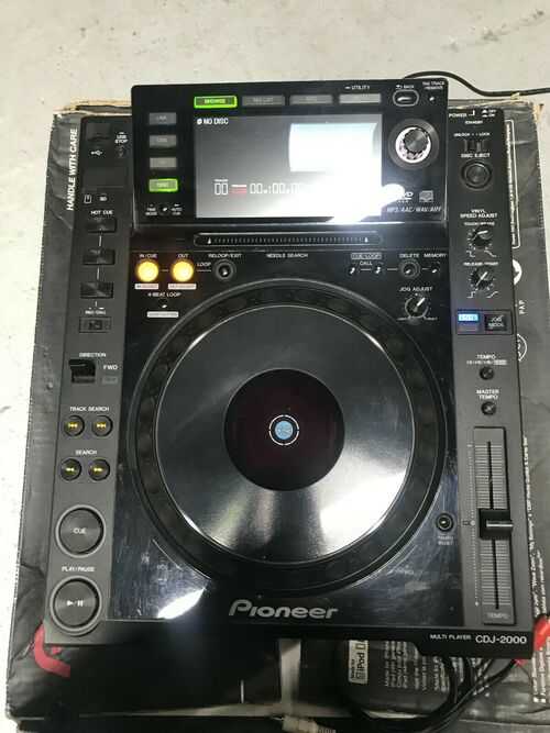 Pioneer CDJ2000 CD player