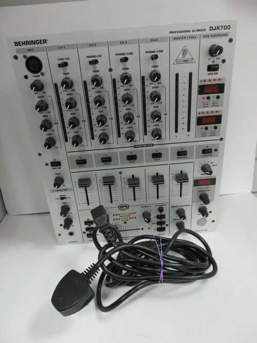 BEHRINGER DJX700 PROFESSIONAL DJ MIXER (R0D2)