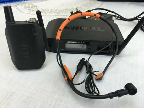 Shure GLXD Digital Wireless System with Aerobics SM31FH Headset Mike
